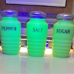 Jeanette Jadeite Shaker Set 3